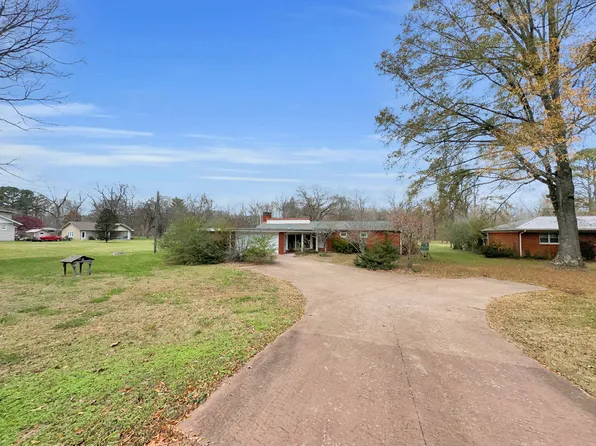 705 W Main St, Waverly, TN 37185