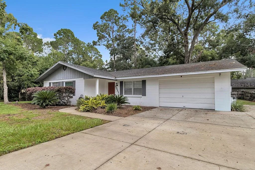 3 bed, 2.0 bath, 1093 sqft, $1,800 — Photo 2