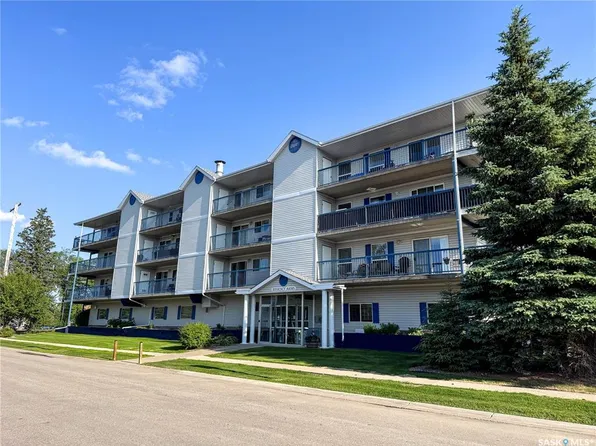 UNIT 304-2501 1st AVENUE W, Prince Albert, SK S6V 5A3