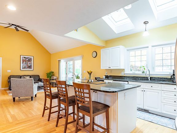 5th image of 15 Salmon Brook Drive