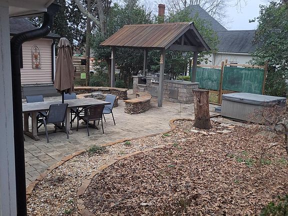 Another angle of outdoor living area