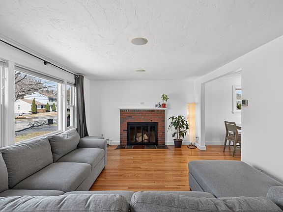 3rd image of 39 Miriam Rd