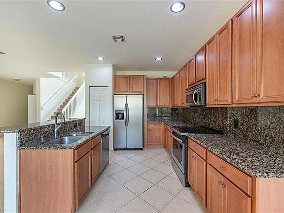 5th image of 9742 Silvercreek Ct