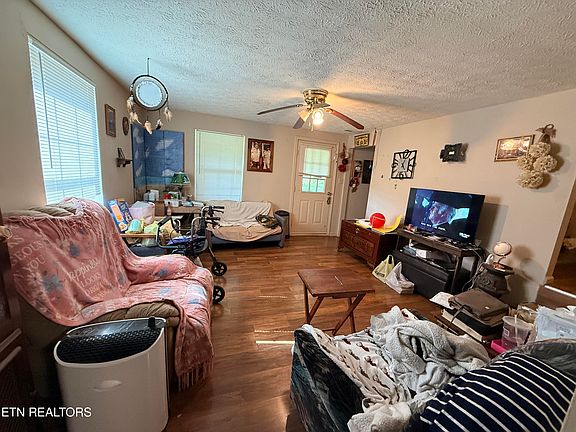 3rd image of 1031 Dryden Loop