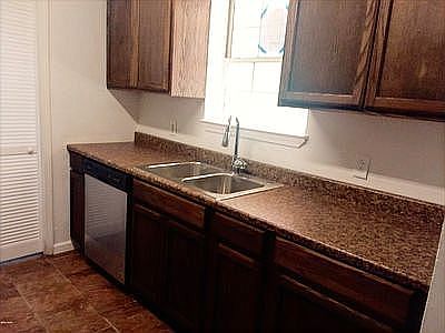 4th image of 3121 Gilmore St