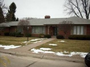 20 Shorecrest Cir, Grosse Pointe Shores, MI 48236