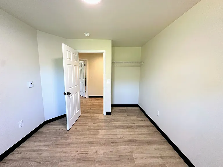 1201-1203 Atrium Ct — Photo 21