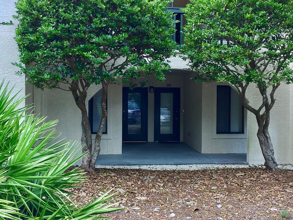 1st image of 103 Westlake Ct #103