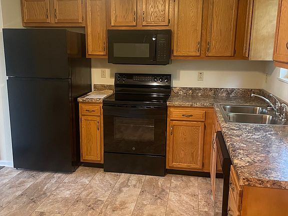 3rd image of 1114 Gregory Oaks Ln