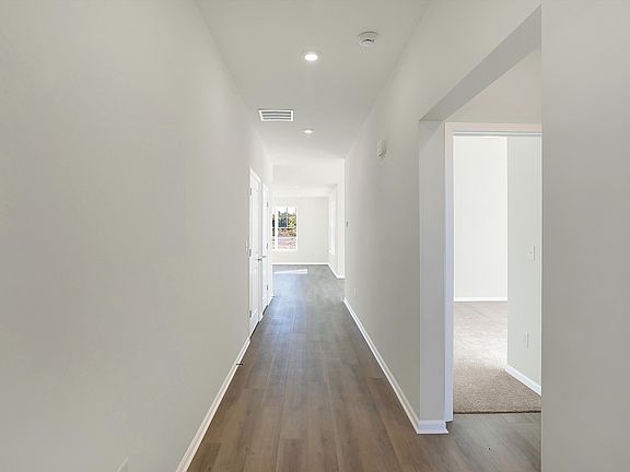 5th image of 7149 Rose Hill Ave