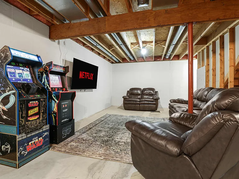 1872 Barrington Dr — Photo 62