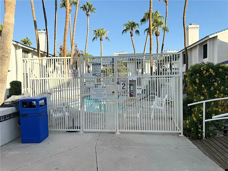 1800 Clubhouse Dr #K90 — Photo 40