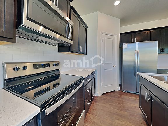 3rd image of 14881 W 82nd Pl