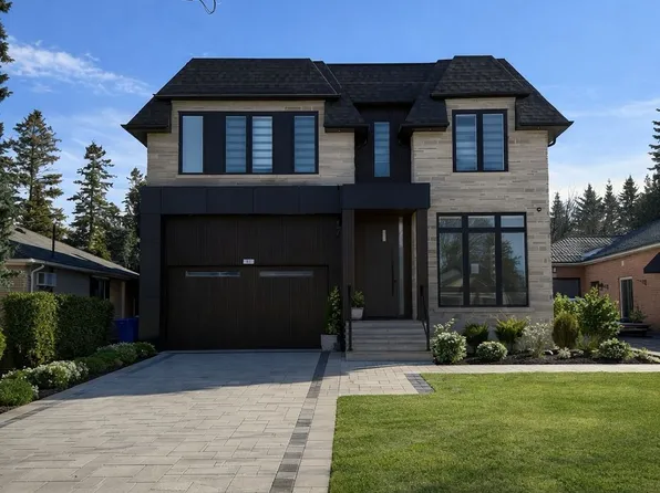 81 Child Dr, Aurora, ON L4G 1Y8