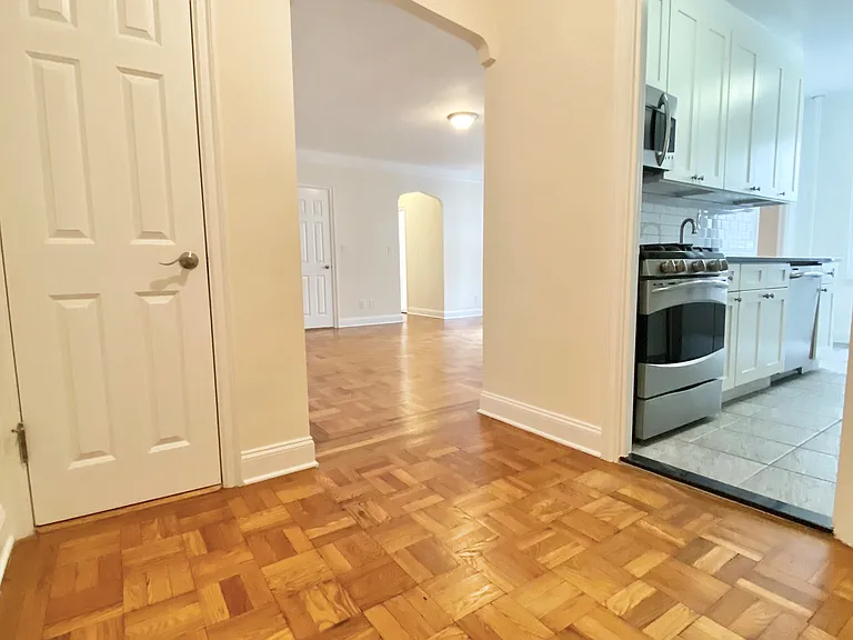 120 E 89th St #4J — Photo 4