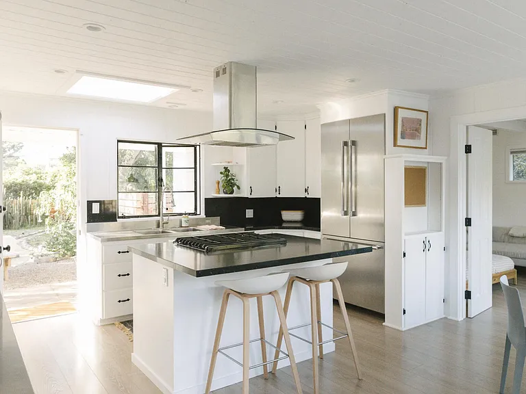 696 Romero Canyon Rd — Photo 12