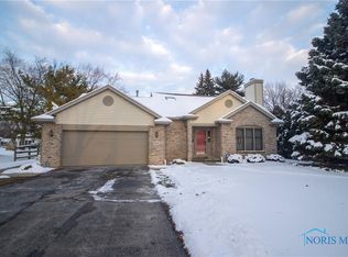 1065 Louisiana Ave, Perrysburg, OH