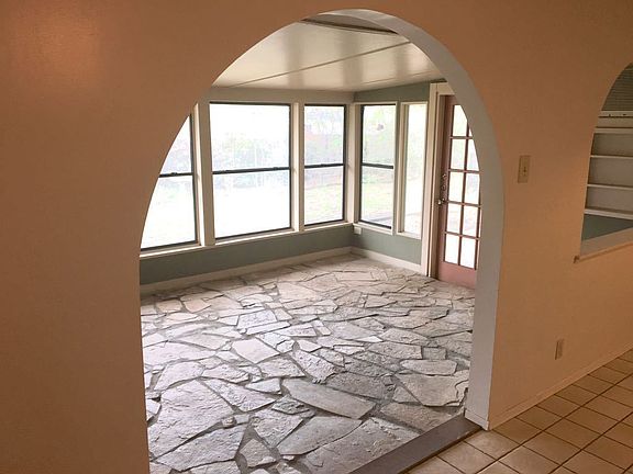 4th image of 9402 Wahada Ave