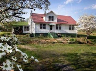 747 Graham Rd NW, Floyd, VA 24091