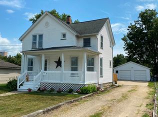 348 W Center St, Sandwich, IL 60548