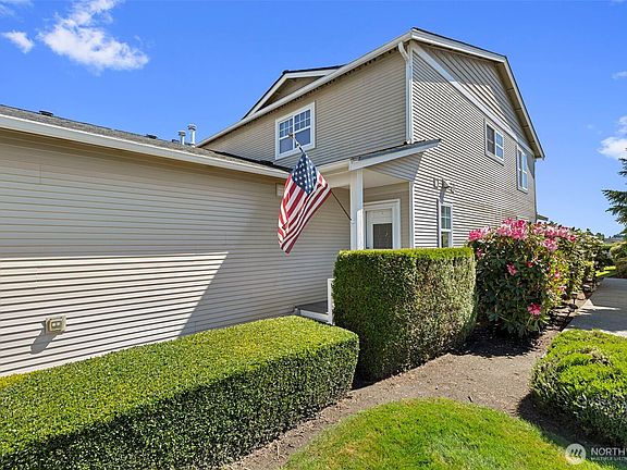 2nd image of 1190 Decatur Circle