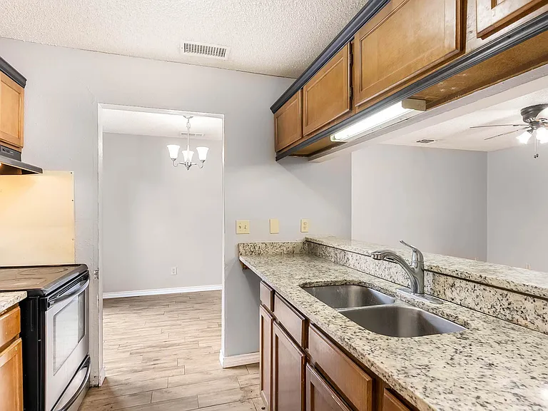 5204 Gawain Dr — Photo 12