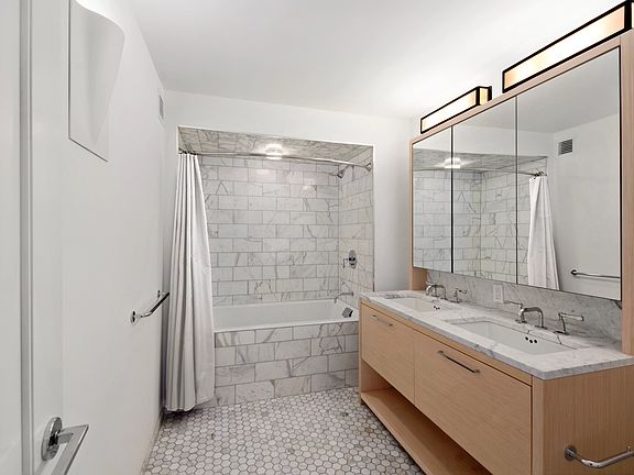 5th image of 101 W 87th St APT 707