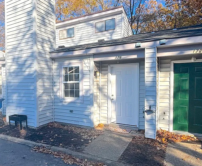 176 S Kentucky Ave — Photo 1
