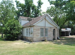 1116 E Jackson St, El Campo, TX 77437