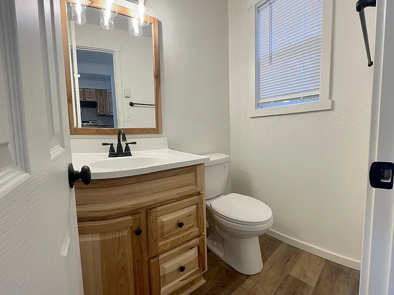 540 W Maple St #25 — Photo 6