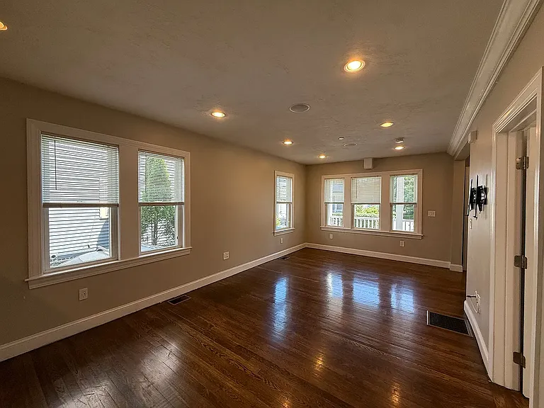 210 Cedar St #1 — Photo 4