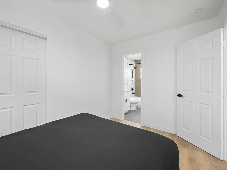 834 Island Ct #1/2 — Photo 8