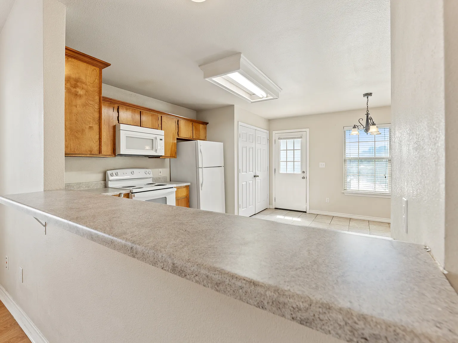3 bed, 1244 sqft, $1,500 — Photo 4