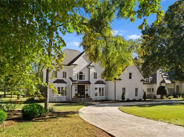 12217 Pine Valley Club Dr, Charlotte, NC 28277