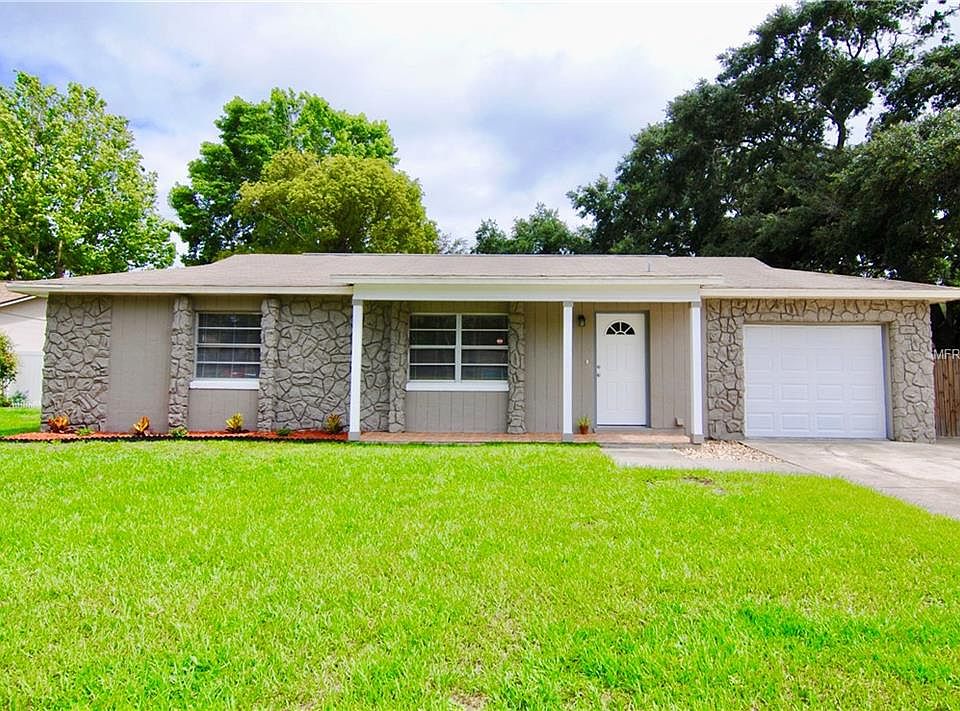 1st image of 1621 Les Ct