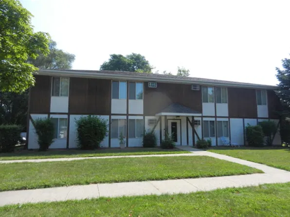 '027, 20 N Palm St #6, Janesville, WI 53548