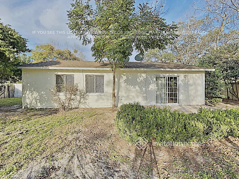 1567 Naples Cir — Photo 16