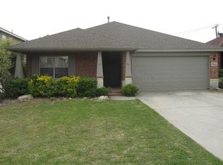 9829 Rockledge Rd, Fort Worth, TX 76108