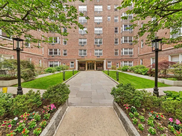 120 E Hartsdale #3L, Hartsdale, NY 10530