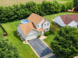 1340 Dahlgren Ln, Minooka, IL 60447