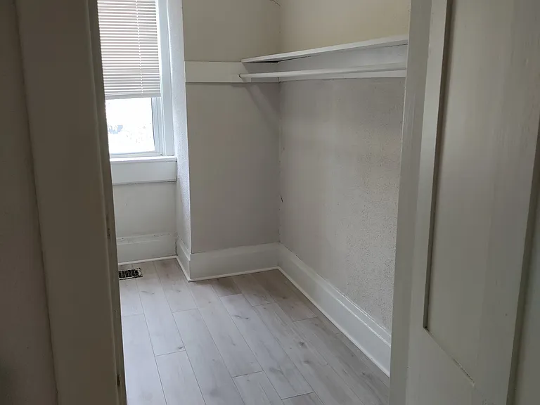 339 Spahr St #2 — Photo 21