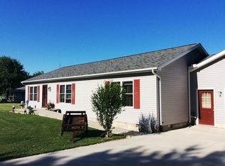 230 E Lake Rd, Geneva, IN 46740