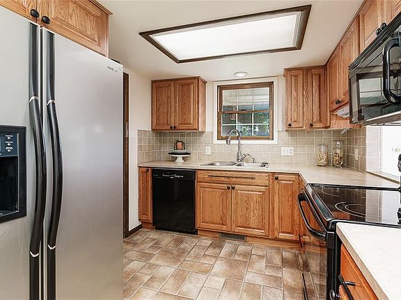 5th image of 311 Montclair Dr