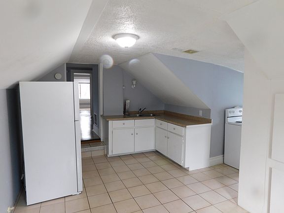 3rd image of 1418 12th St #2