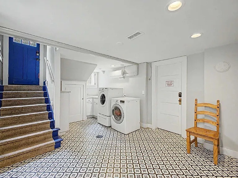 1156 S Downing St — Photo 17