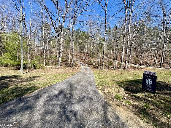 3rd image of 71 Pleasant Valley Rd SE