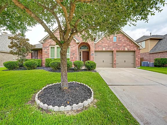 2nd image of 14103 Timber Bluff Dr