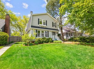 223 Prairie Ave, Libertyville, IL