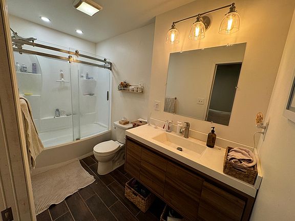 3rd image of 2 Jaipur Ln