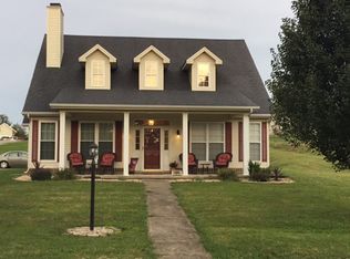 2330 Cedarwood Dr, Maysville, KY 41056